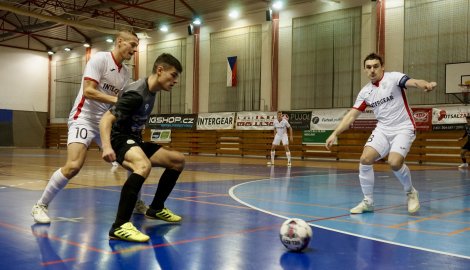 Chrudim si na závěr roku zastřílela proti Vlkům. Reprezentant Záruba dal hattrick