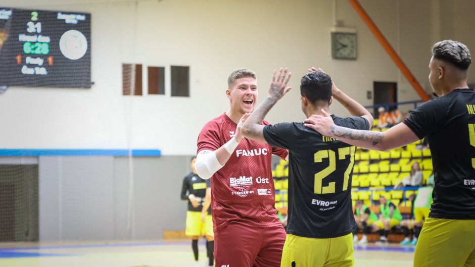 Hiago nastřílel Vlkům hattrick, v novém dresu se trefil i Salák