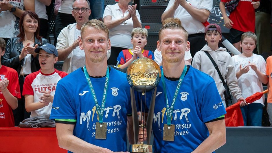 Bratři Drozdovi se upsali Chrudimi do léta 2028